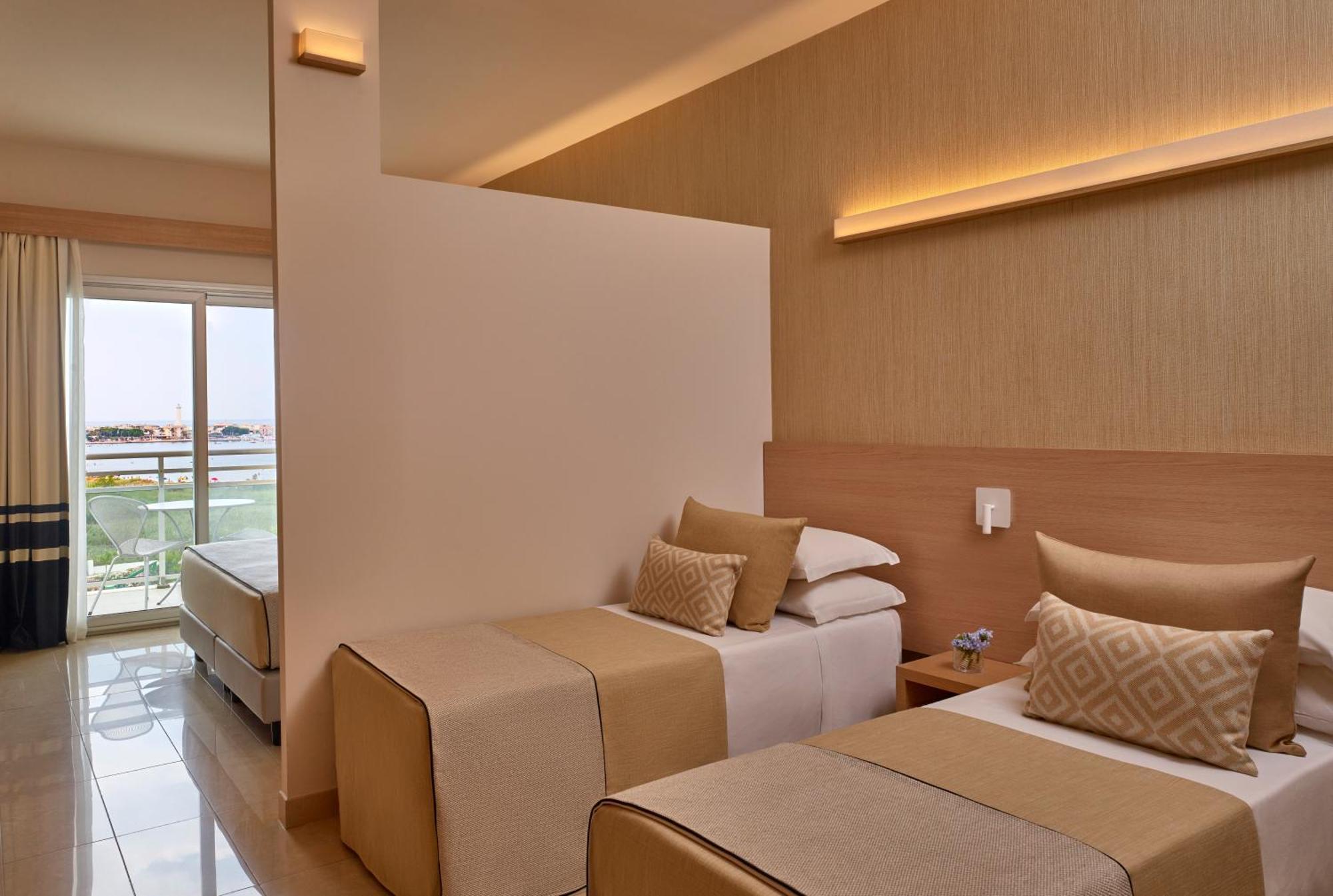 Granserena Hotel Torre Canne Exterior photo